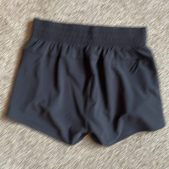Helly Hansen Women’s Tech Trail shorts Black Large NWT - Picture 6 of 6